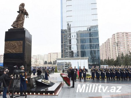 Prezident İlham Əliyev və birinci xanım Mehriban Əliyeva Xocalı soyqırımı qurbanlarının xatirəsini anım mərasimində iştirak ediblər