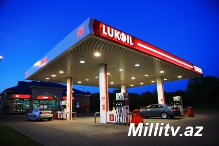 "Lukoil"-də SAXTAKARLIQ: 10 manat yerinə 6 manatlıq benzin vurdular... - VİDEO