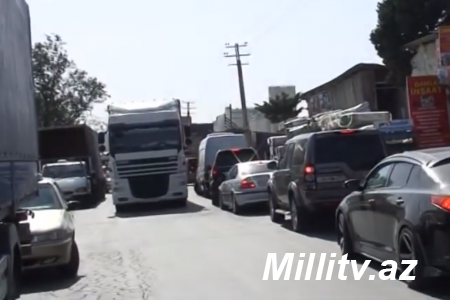 Dərnəgül tikinti bazarında avtomabil yollunu zəpt edən ticarətçilərdən yollar təmizləndi