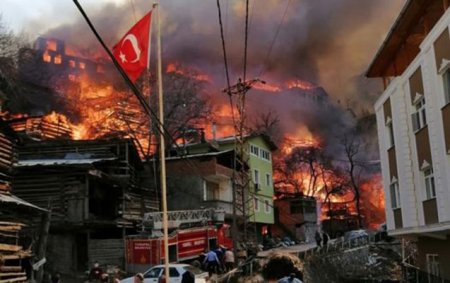 Türkiyədə bütöv bir kənd yanır - Video+Yenilənib