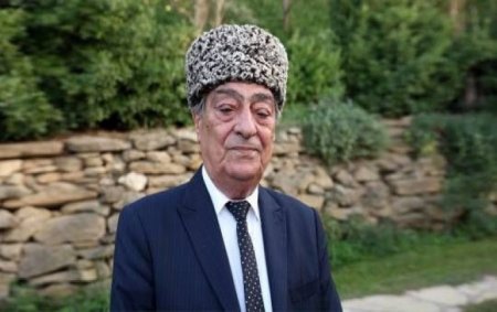 “Rüşvət alır-almır bilmirəm, amma yaxşı işləyir...” - Rəşid Mahmudov bu icra başçısını təriflədi...