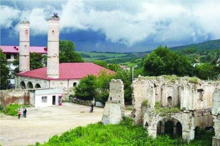 Azərbaycanda olan diaspor nümayəndələri Şuşaya yola düşdü