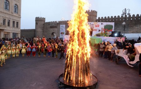 Novruz bayramı elə bayramlardandır ki, onun adət- ənənələri hec bir sərhəd tanımır