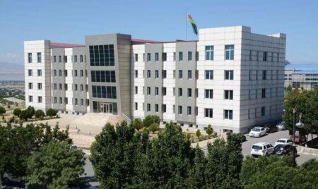 Naxçıvan Dövlət Universitetində rüşvət qalmaqalı: - “Hər tələbədən 500-800 dollar alır”