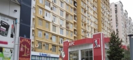 Bakıda KFC-də İYRƏNC XİDMƏT: Bişmiş toyuğun tükləri və... - Vətəndaş DƏRDİNİ KİMƏ DESİN?