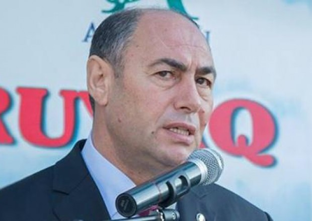 Yerində olmayan başçı: VİDADİ İSAYEV... - Sözün bütün mənalarında yerində deyil...