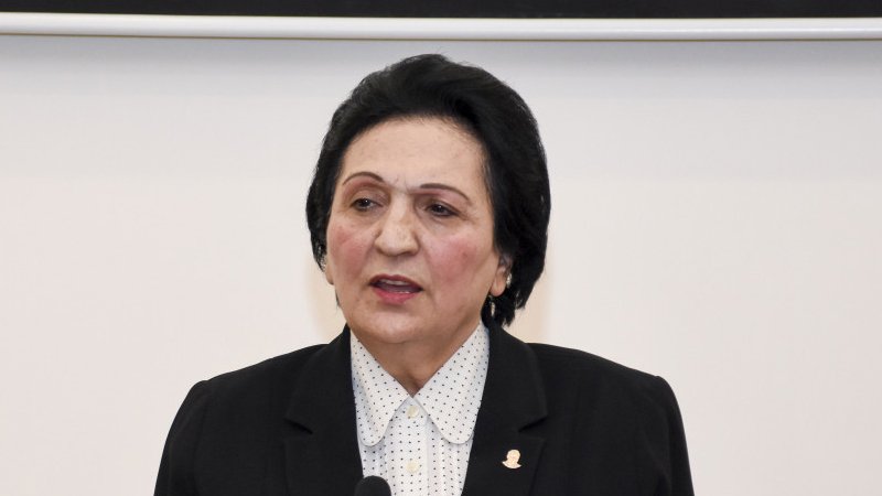 Sabiq rektordan şöbə müdirinə ittiham: "Mənə cadu etdirib, xəstələnmişəm"