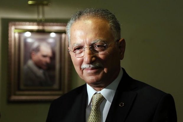 Ekmeleddin İhsanoğlu: “Qayıdış prosesində hər kəs Azərbaycanın yanında olmalıdır”