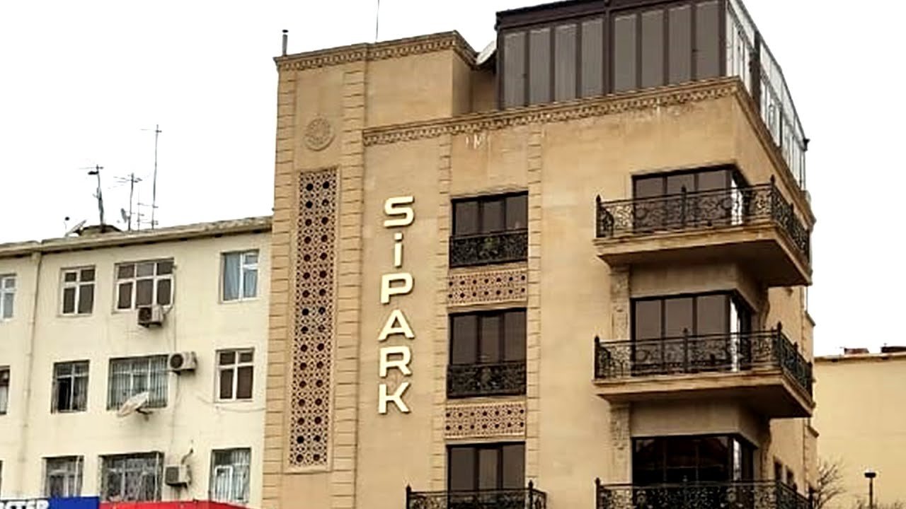 “Sipark” MTK vətəndaşın evinin giriş-çıxışını bağladı – evdən çıxa bilmir…